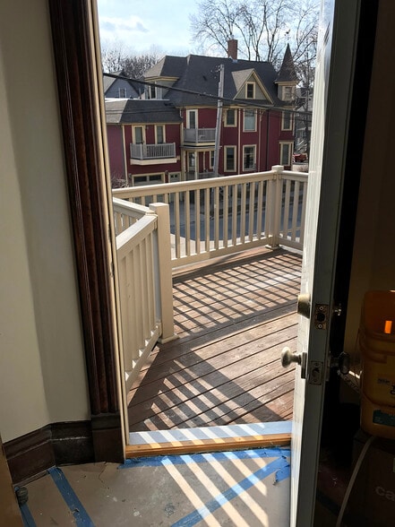 Building Photo - 209 S Broom St