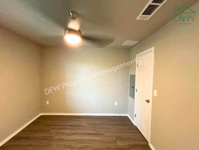 Building Photo - For Lease: Modern 1BR Oasis in the Heart of Dallas