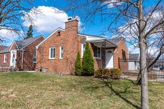 Building Photo - 21825 McCormick St