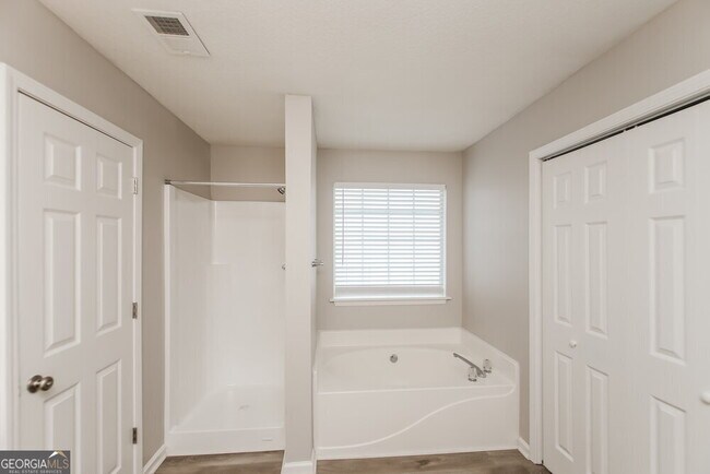 Building Photo - 5407 Sweetsprings Dr SW