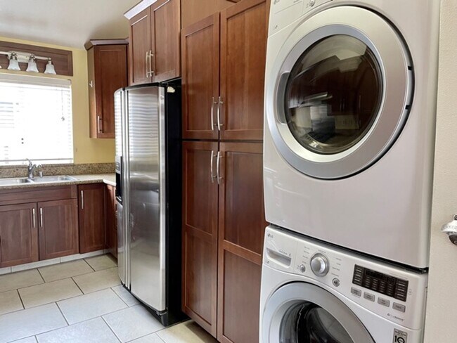 Building Photo - Desirable Pine Creek Condo by CAL POLY, 2 bedroom, 2 Bath + Den and Loft