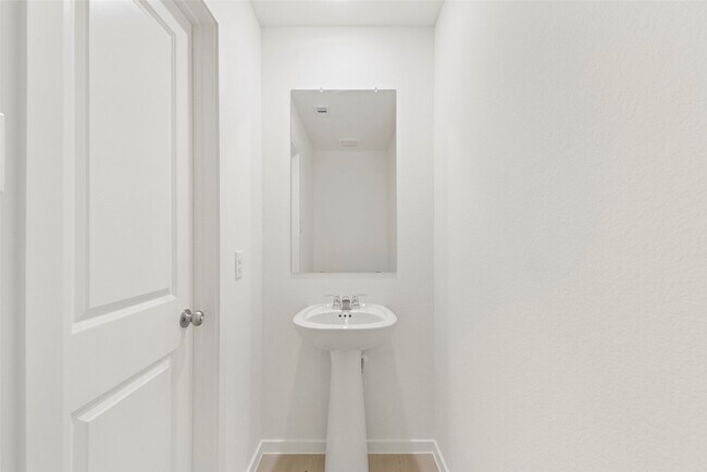 Building Photo - 253 Douglas Hls Dr