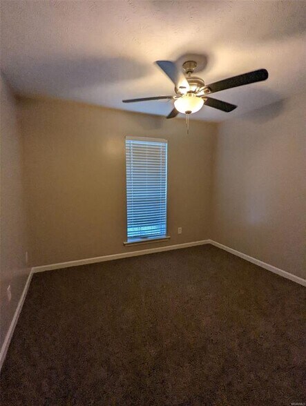 Building Photo - 6513 Sweet Gum Dr