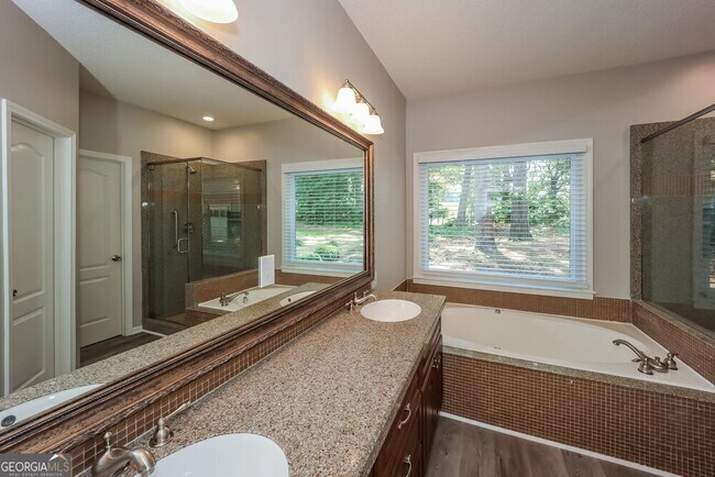 Building Photo - 12 Sleepy Hollow Ct