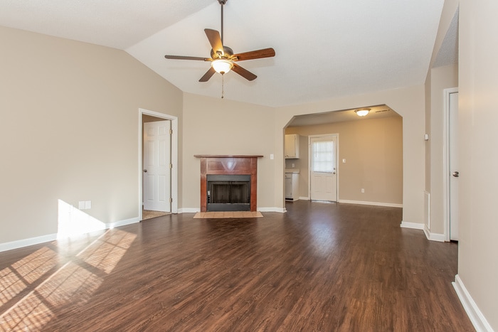 Building Photo - 1585 Patterson Ln
