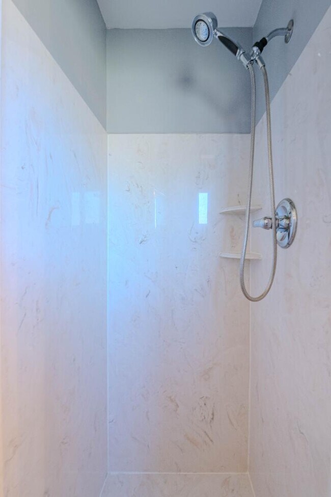 Building Photo - 1321 Delamar Ave NW