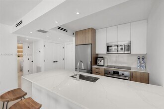 Building Photo - 345 Ocean Dr