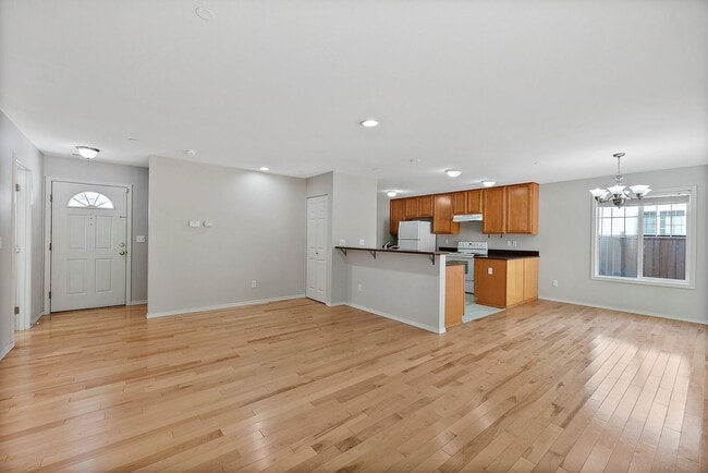 Building Photo - Charming 3-Bed Craftsman in DuPont | Trail...
