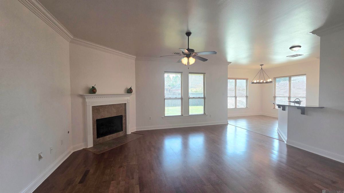 Building Photo - 10028 Savannah Jane Ln