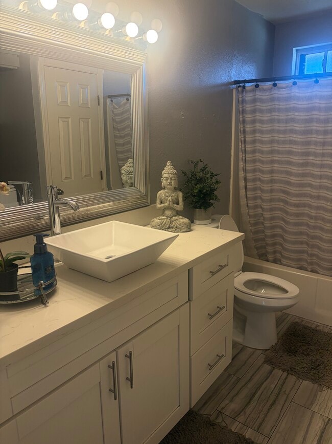 Building Photo - 1120 Quail St