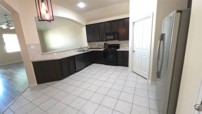 Building Photo - 24503 Lakecrest Bend Dr