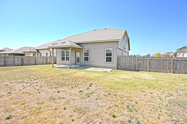 Building Photo - 2231 Hawk Dr