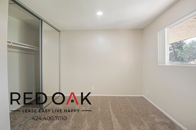 Building Photo - 861 Glencliff St