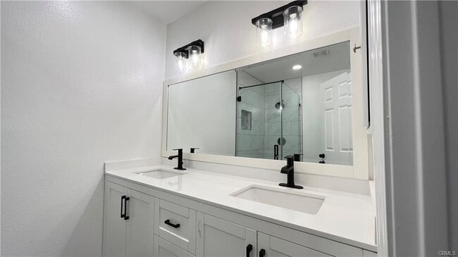 Building Photo - 2061 W Redlands Blvd