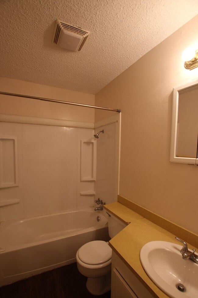 Building Photo - Delmar Dr. 2522/2524