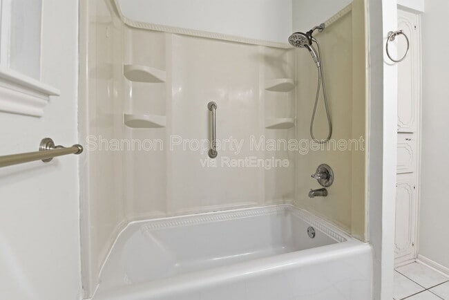 Building Photo - 2115 Oak Shores Dr