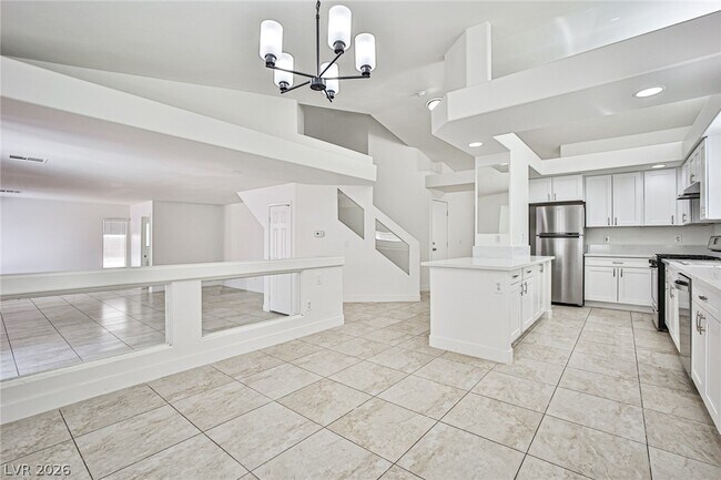 Building Photo - 9692 Cathedral Stairs Ct