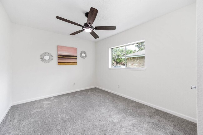 Building Photo - 13407 Wells River Dr