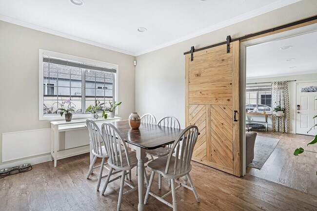 Building Photo - A beautiful  home in North Hollywood is no...