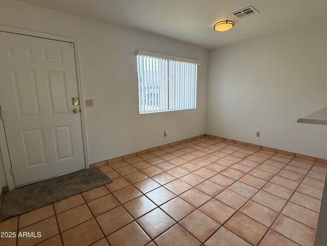 Building Photo - 611 W 13th St