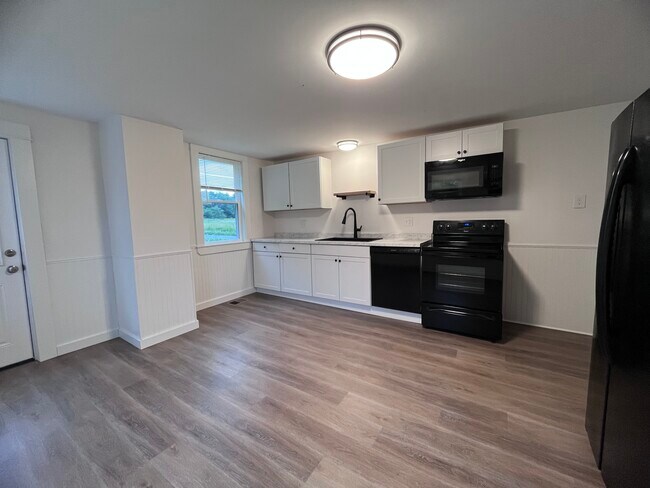 Building Photo - 792 Mudgett Rd