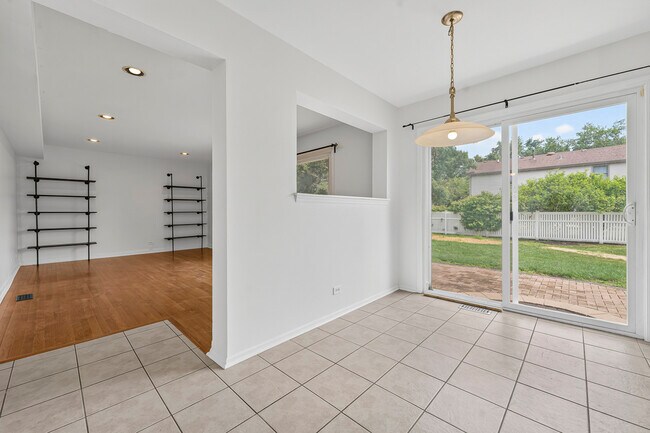 Building Photo - 2158 Countryside Cir