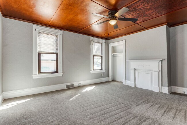 Building Photo - Updated House for Rent in Carrick!