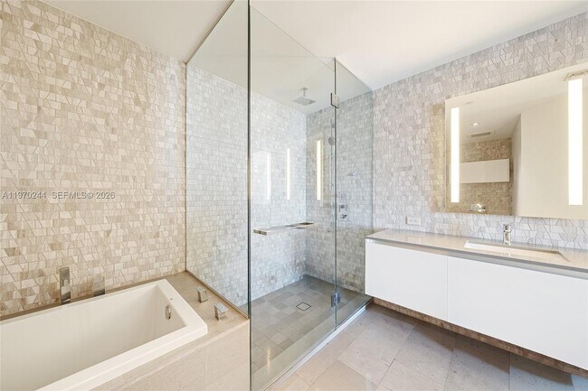 Building Photo - 88 SW 7th St