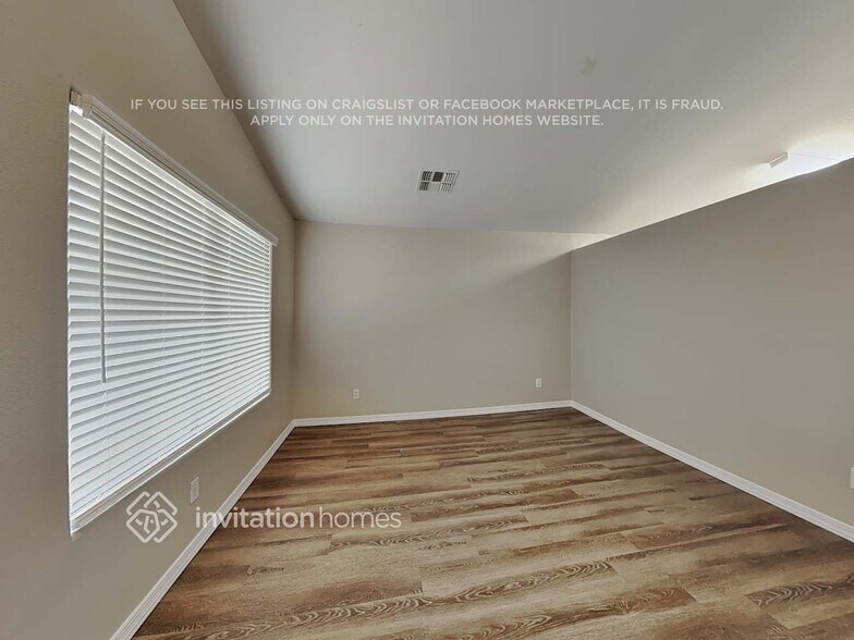 Building Photo - 13013 N 130th Ln