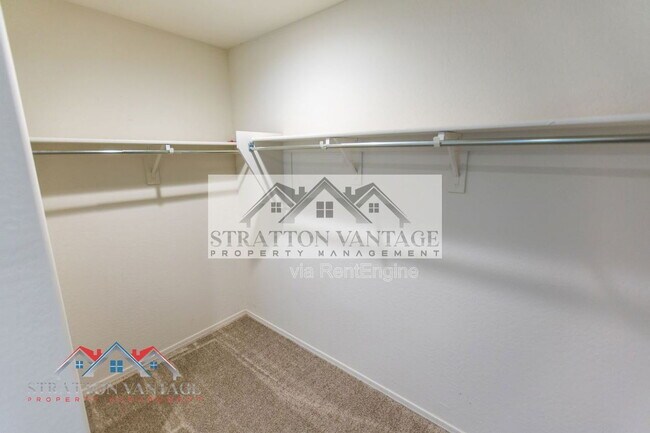 Building Photo - 43620 W Mescal Dr