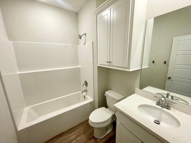 Building Photo - Beautiful 3/2 + office home for rent next to Brandon High School!