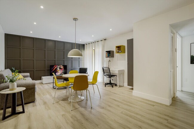 Building Photo - 2727 NW 17th Ter