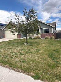 Building Photo - 4 BEDROOM, 3 BATHROOM SINGLE FAMILY HOME WITH OFFICE/BONUS ROOM & 2 CAR ATTACHED GARAGE