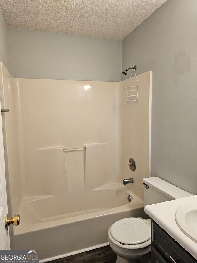 Building Photo - 230 19-219 Lanier Dr