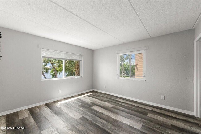 Building Photo - 411 N Halifax Ave