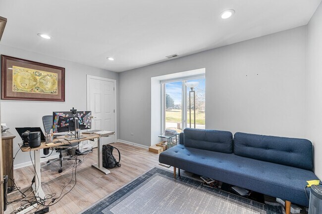 Building Photo - 2419 Cumberland Cir