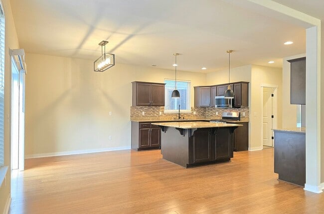 Building Photo - Bright & Spacious 4-Bedroom Home for Rent ...