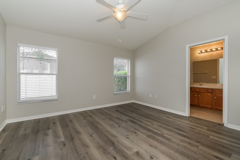 Building Photo - 8350 Crescent Moon Dr