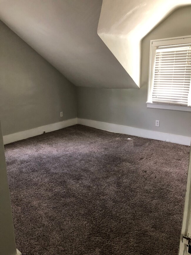 Building Photo - 3 BR/1 BA Home for rent