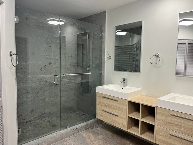 Building Photo - 6080 Verde Trail S