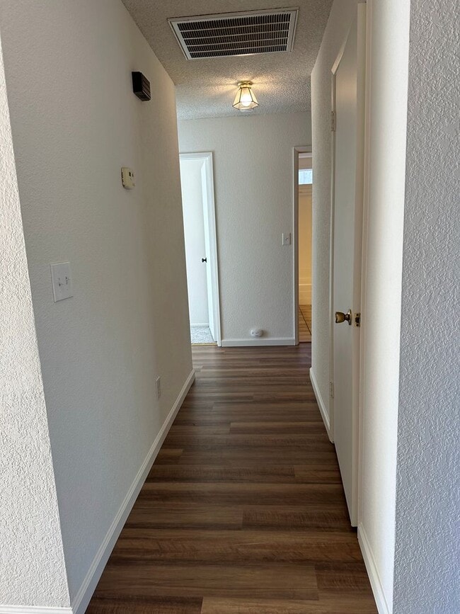 Building Photo - Mature dog considered. Nice home, convenient location off Placer & Wisconsin, Rdg.
