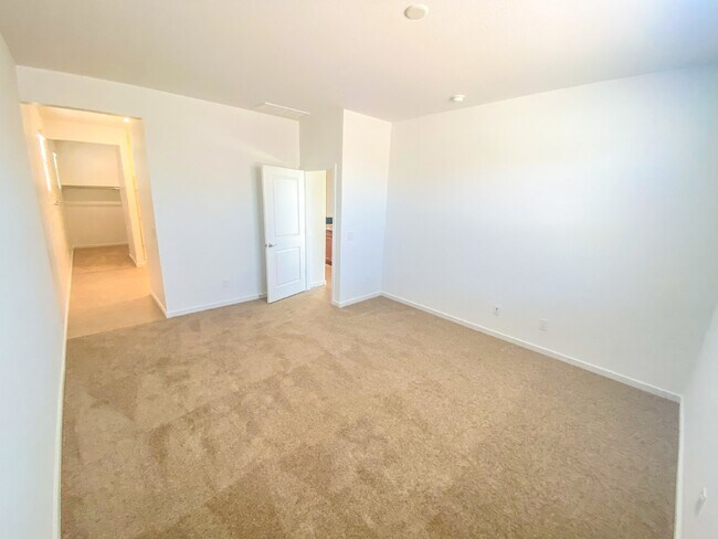 Building Photo - 6980 E Gamebird Way
