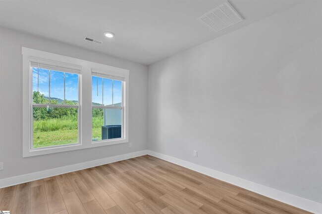 Building Photo - 46 Mardale Ln