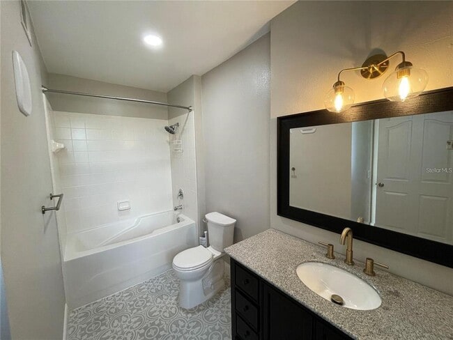 Building Photo - 1020 Siena Park Blvd W