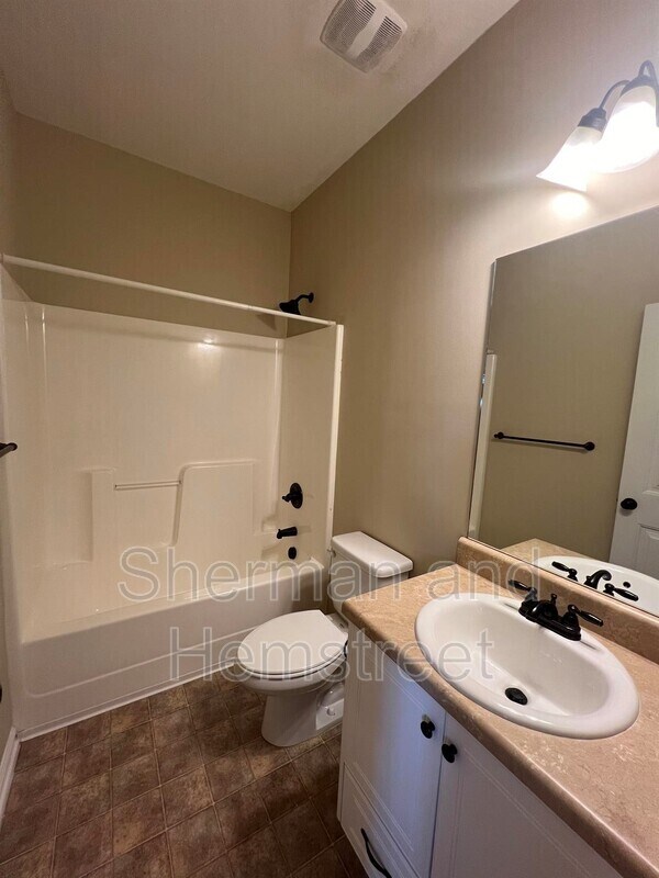 Building Photo - 5013 Sunderlund Ct