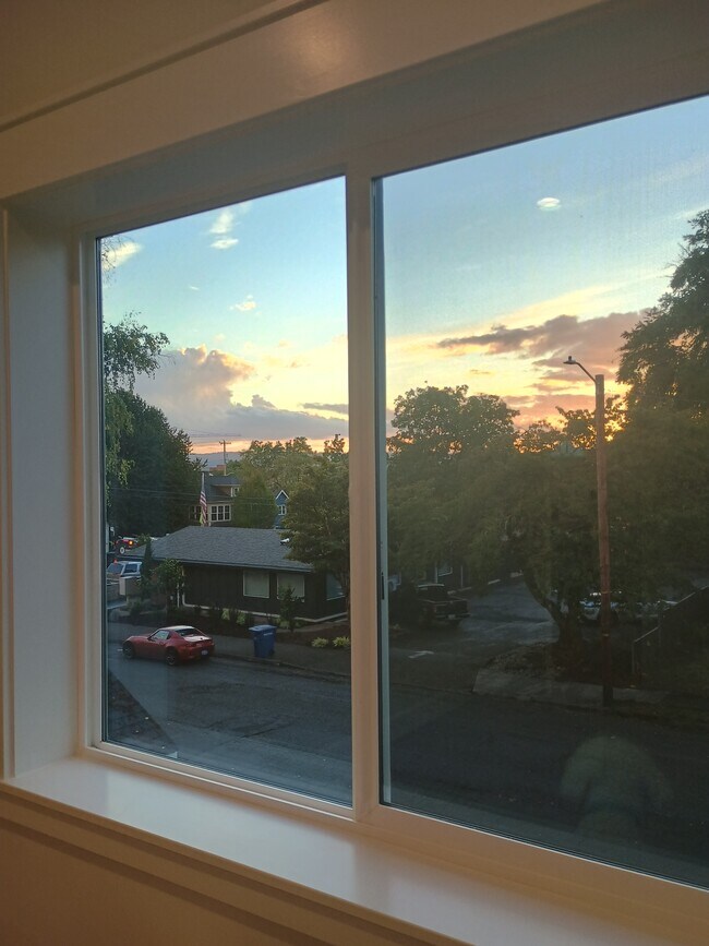 Building Photo - 1815 G St