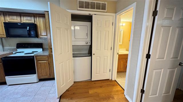 Building Photo - 2311 Balsam Dr