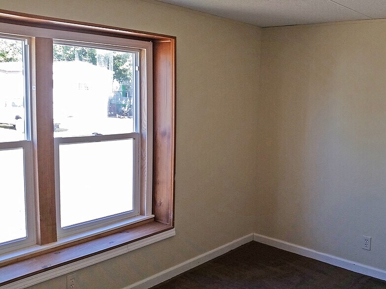 Building Photo - 105 Partridge Ln