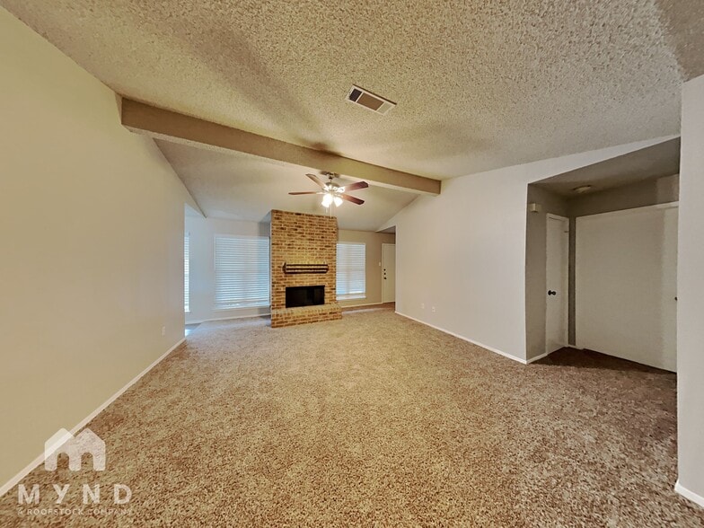 Building Photo - 4801 Meadowood Dr