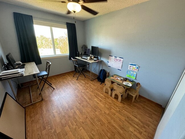Building Photo - Wonderful Highlands Ranch Location!
